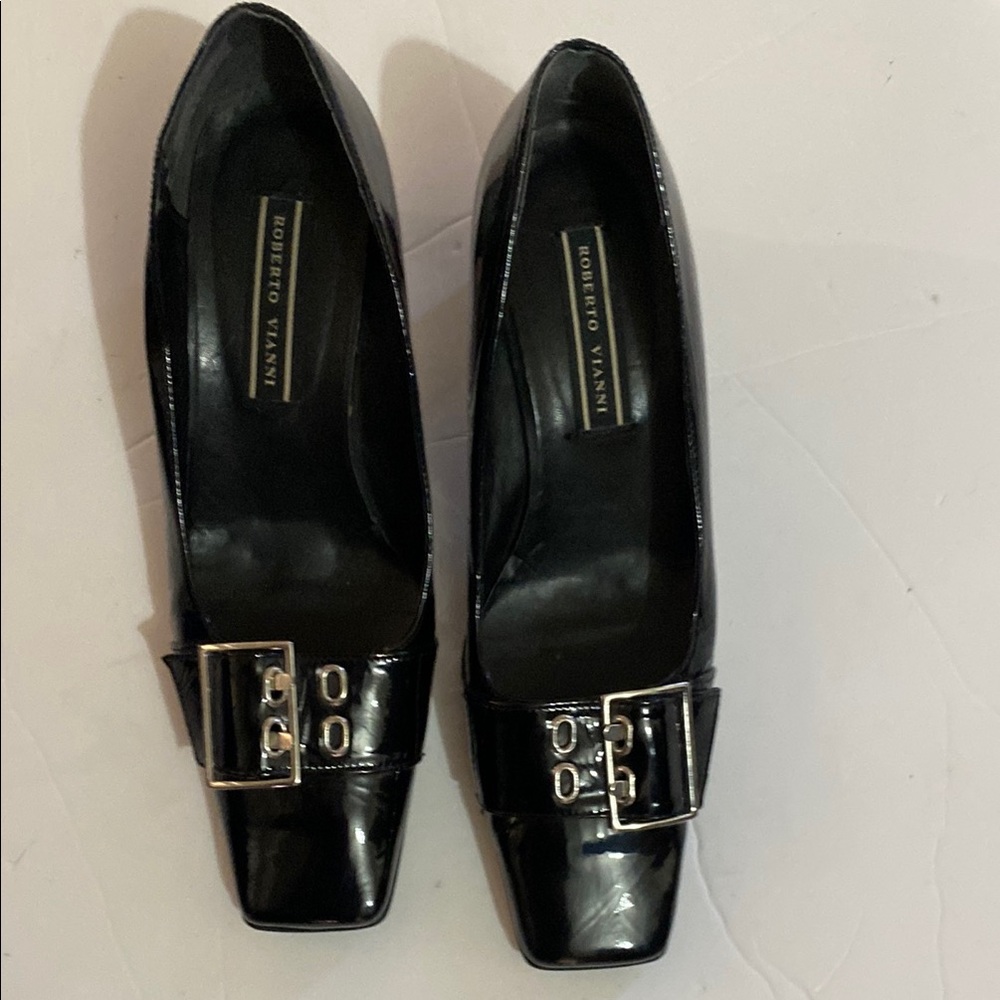 Roberto Vianni Black Patent Leather  Buckle Women's Shoes in EUC